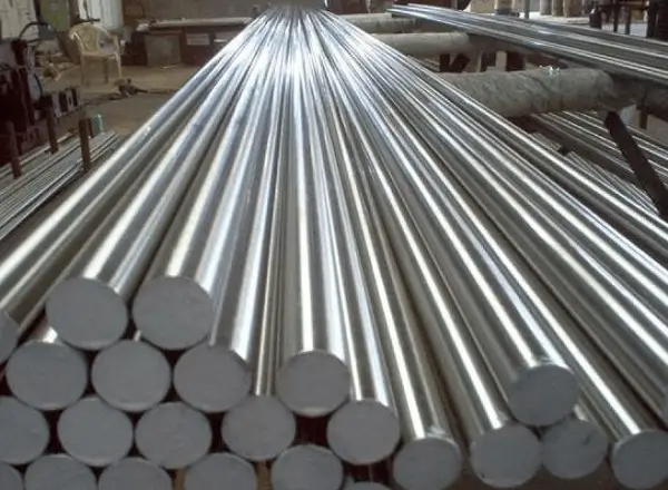 Kim loại được dùng để chế tạo ô tô, máy bay