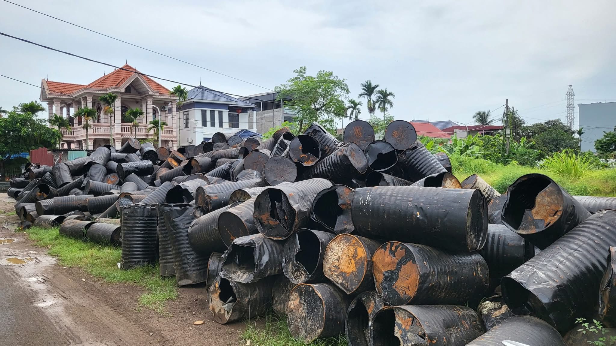 Quy trình thu gom thùng phi sắt phế liệu của Phế Liệu 24h
